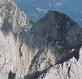 Kaiserkopf (rechts), Rote-Rinn-Scharte (links), gesehen aus Westen