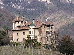 Giovanelli mit Nebengebäude und Garten