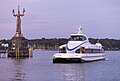Katamaran Ferdinand abends in Konstanz