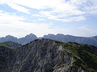 Vordere Kesselschneid (im Bildvordergrund) von der Pyramidenspitze