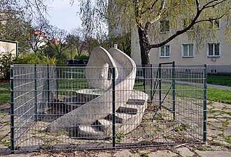 Kinderrutsche von Rudolf Friedl