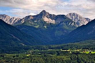 Kosiak (mittig) von Norden, rechts dahinter der Hochstuhl.