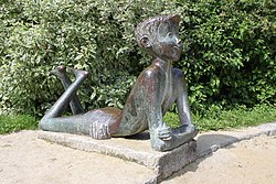 Lausbub, Bronzeplastik