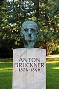 Büste im Linzer Donaupark