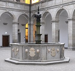 Brunnen Landhaushof „Planetenbrunnen“