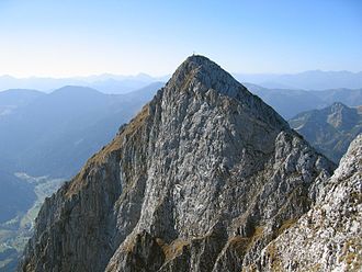 Lugauer-Hauptgipfel (Südwestgipfel) vom niedrigeren Nordostgipfel