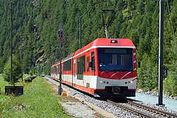 Der MGB Komet ist von den BDSeh 4/8 abgeleitet, wobei die Länge der Fahrgastmodule für eine möglichst große Fahrgastkapazität optimiert wurde (2007).