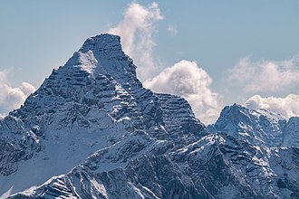 Der Gipfel des Hochvogels vom Nebelhorn aus