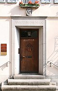 Portal mit Wappen