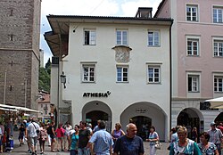 Pfarrplatz 21-23