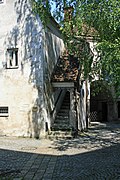 Das Mesnerhaus mit der Brucknerstiege