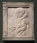 Michelozzo (zugeschrieben), Maria mit Kind, sog. Orlandini-Madonna, um 1426 (?), Marmor, 82×70×10,5 cm,  Skulpturensammlung, Berlin Inv. 55