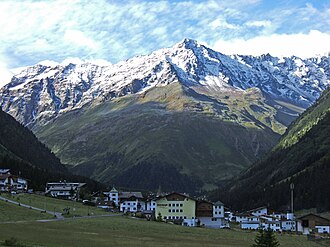 Plangeroß im Pitztal mit Mittagskogel von Norden