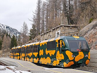 Triebkopf 12 im Bahnhof Baumgartner