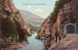 Südportale der Tunnel Nr. 67 und 66 unmittelbar vor der Mündung des Lims in die Drina