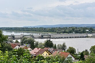 Blick von österreichischer Seite auf das Kraftwerk
