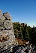 Südwand eines Ofens an der Südseite der Handalm auf dem Weg zum Handhöhkreuz