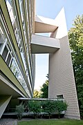 Oscar-Niemeyer-Haus im Hansaviertel in Berlin, genannt Spitzbein (1956/57)