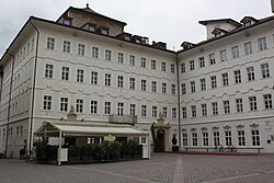 Palais Pock, Musterplatz 1-3