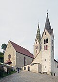 Pfarrkirche St. Stephan mit Friedhofskapelle und Friedhof