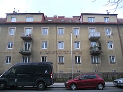 Professor-Harry-Glöckner-Hof