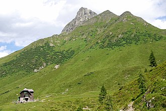 Hochweißsteinhaus mit der Raudenspitze