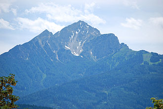 Saile von Innsbruck (von Nordosten). Links das Spitzmandl, rechts die Pfriemeswand und Mutterer Alm