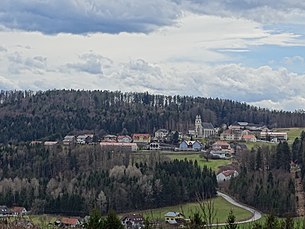 Blick von Nordosten auf den Hauptort von Sankt Bartholomä