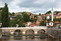 Šeher-Ćehaja-Brücke über die Miljacka