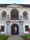 Eingangsportal von Schloss Hohenbrunn