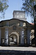 Portal zur Blumauergasse mit Arkadenbrücke