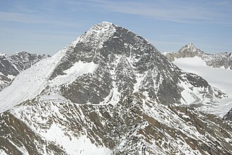 Schrankogel (mittig) und Schrandele (rechts) mit dem Schwarzenbergferner von Süden (Hinterer Daunkopf)