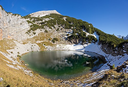 Seehornsee, Rechts der Zustieg über die Westseite zum Gipfel