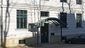 Haus 3, Eingang