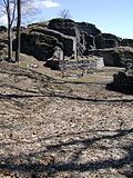 Burg Szituna in den Schemnitzer Bergen, 1629 an Peter Koháry verliehen. 1703 beim Aufstand von Franz II. Rákóczi zerstört.