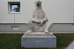 Sitzender Eisbär