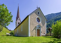 Ostfassade der Kirche