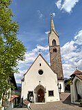 Pfarrkirche St. Veit mit Friedhof in Karneid