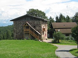 Steifler mit Wohnturm