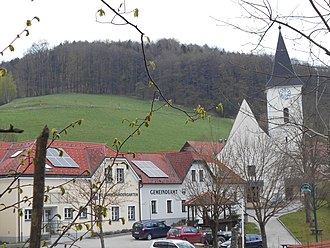 Gemeindezentrum von Stössing mit dem Gemeindeamt