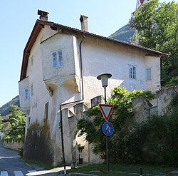 Lidlhof mit Zubau und Gartenanlage