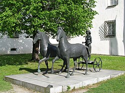 Zweigespann und Wagenlenkerin