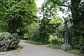 Statue Johannes der Täufer von Veva Tončić im Park des LKH