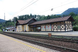 Aufnahmsgebäude vom Bahnsteig 2/3