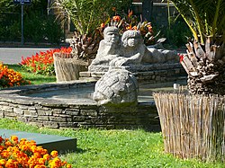 Brunnen „Zwei Kinder mit Schildkröte“