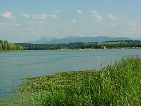 Waginger See mit Hochstaufen, Zwiesel vor flacherem Teisenberg