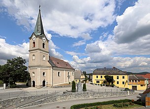 Ortszentrum mit der Pfarrkirche hl. Josef