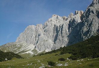 Schüsselkarspitze (links) aus Südosten