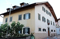 Widum, Hans-Feur-Straße 8