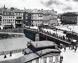 Erste Ferdinandsbrücke und Eingang zur Taborstraße, 1905